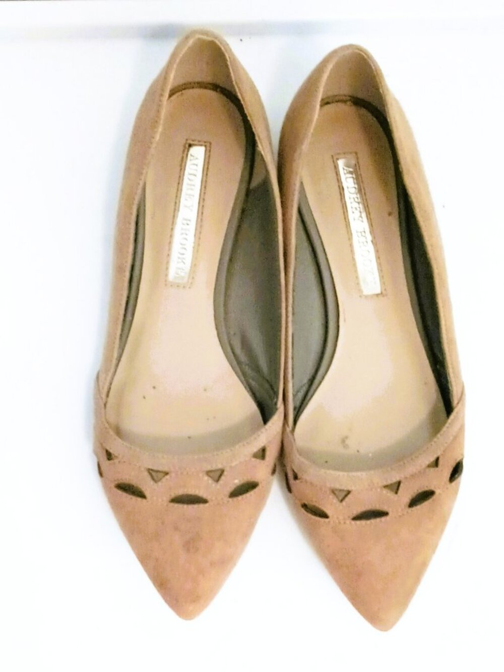 Audrey Brooke Marte Suede Flats 8 Pointed Toe Cut Out Slip On Tan Shoes